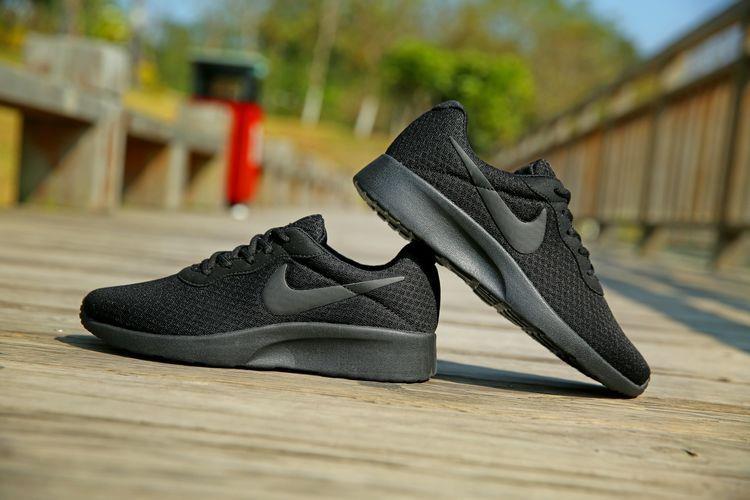 Nike 812654-001 TANJUN KOŞU VE YÜRÜYÜŞ AYAKKABISI