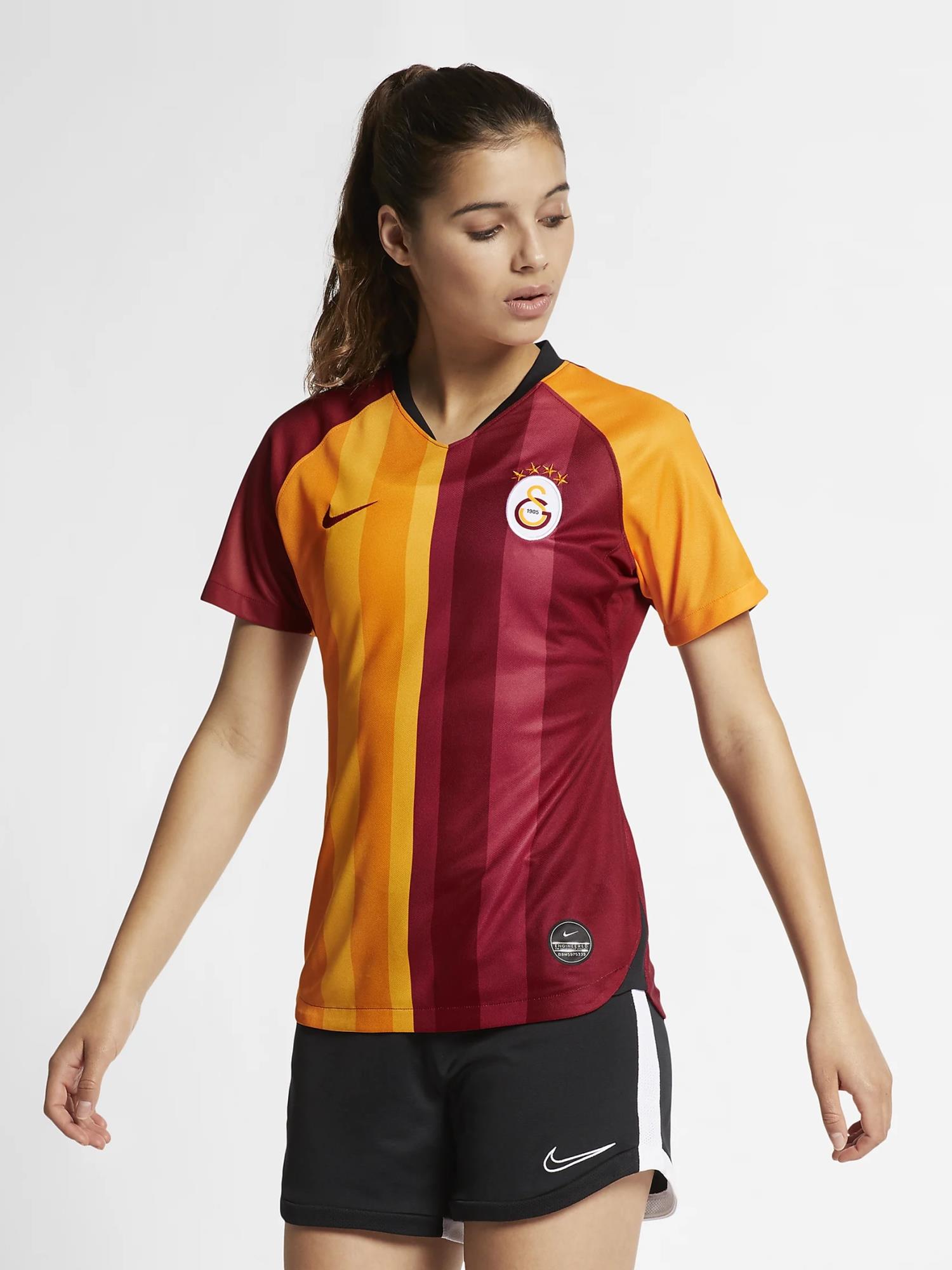 Nike AJ5750-628 GALATASARAY 2019-20 HOME BAYAN FUTBOLCU FORMASI