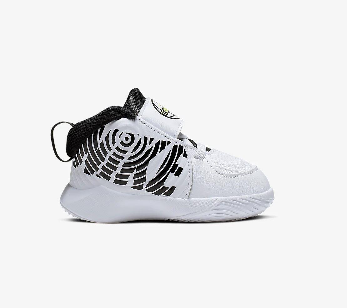 nike AQ4226-100 TEAM HUSTLE BEBEK SPOR AYAKKABI