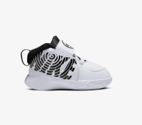 nike AQ4226-100 TEAM HUSTLE BEBEK SPOR AYAKKABI